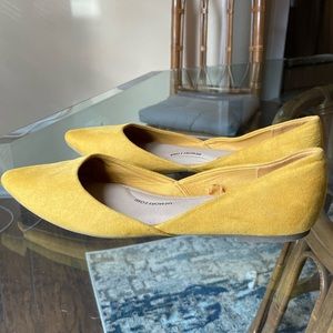 COPY - Yellow Pointed Toe Flats, size 9